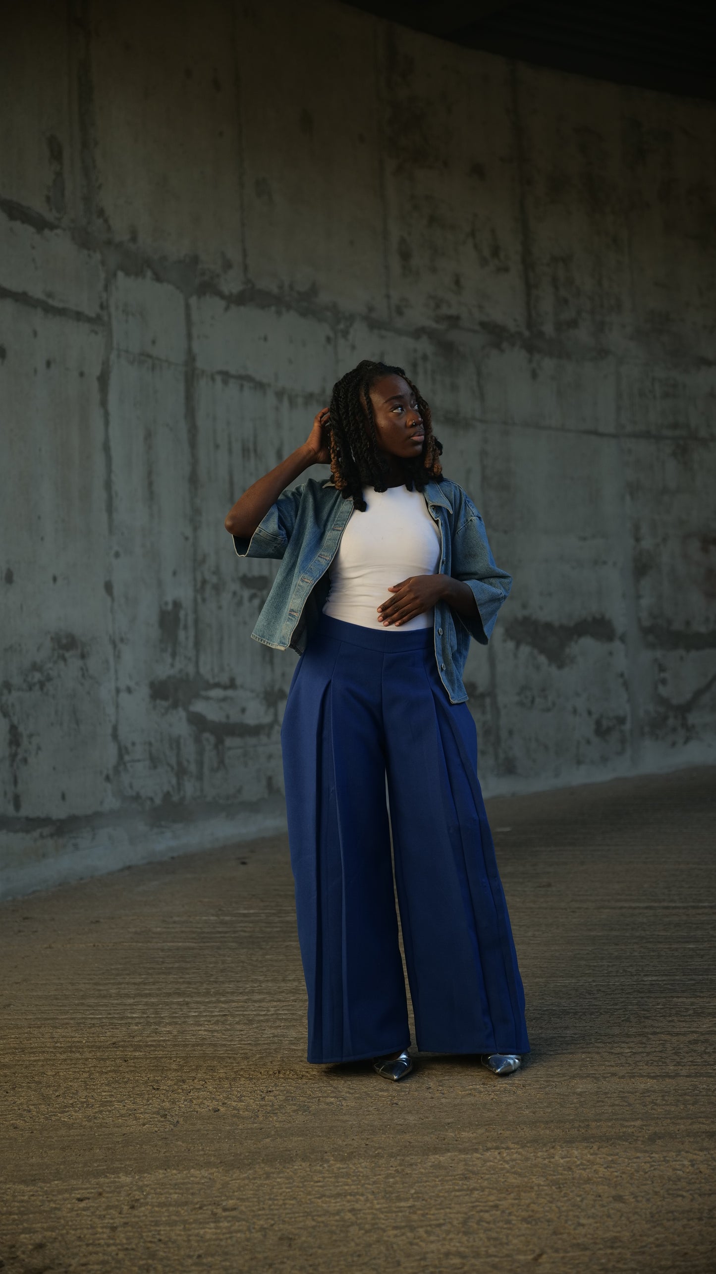 Tailored 'UNFOLD' Mid- Rise Blue Pleated Wool Trousers