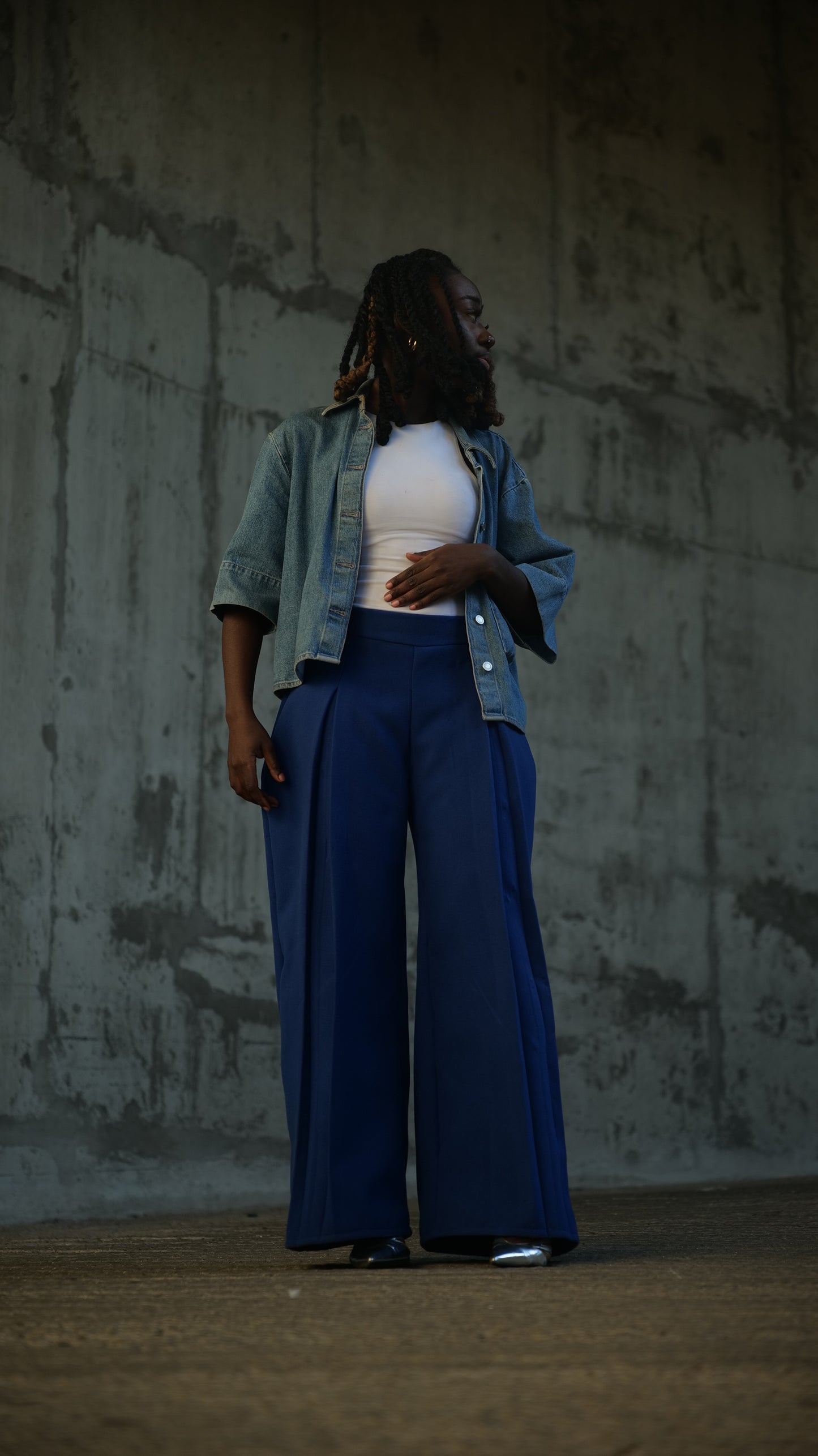 Tailored 'UNFOLD' Mid- Rise Blue Pleated Wool Trousers